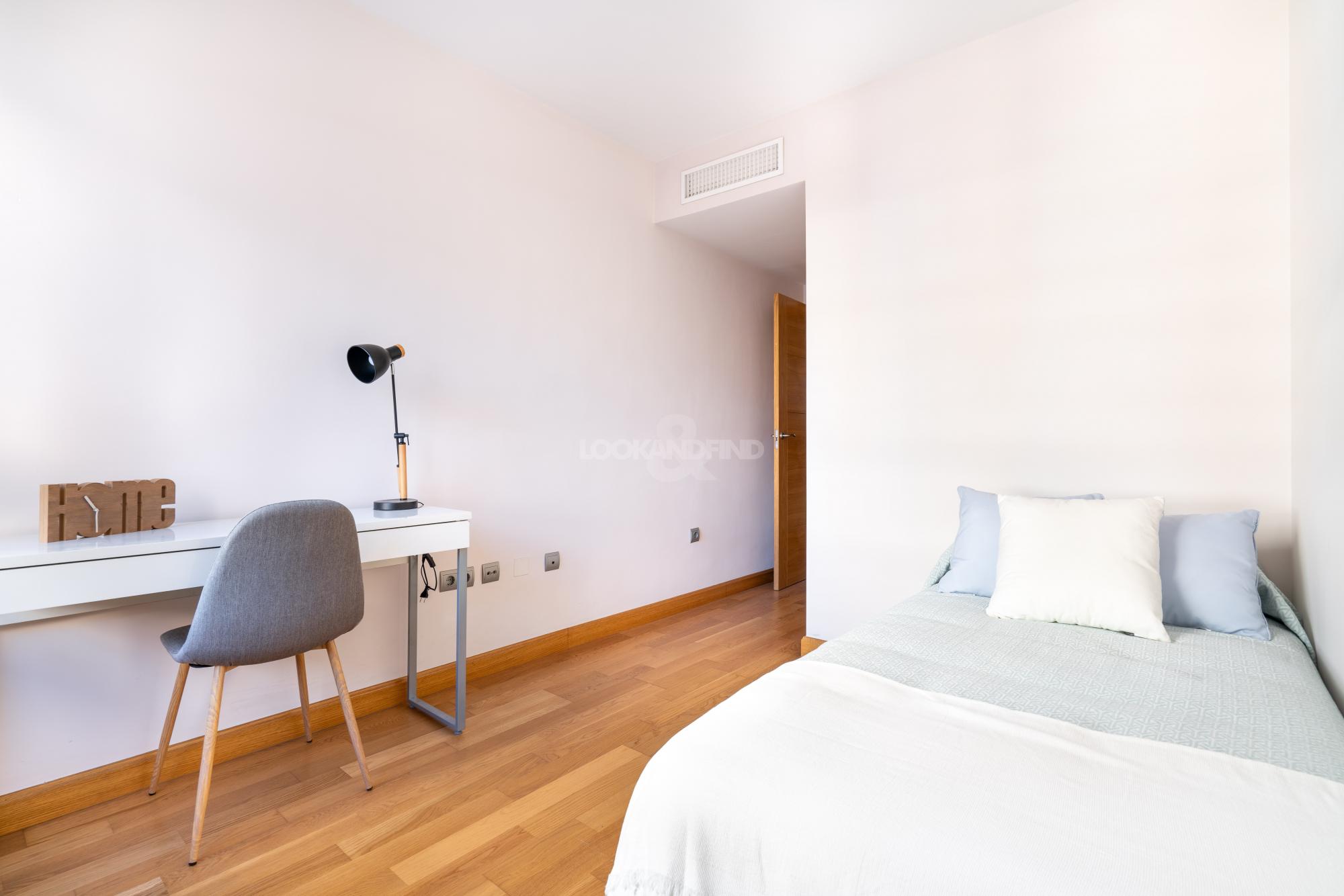 Vivienda nueva en Avda. Monserrat